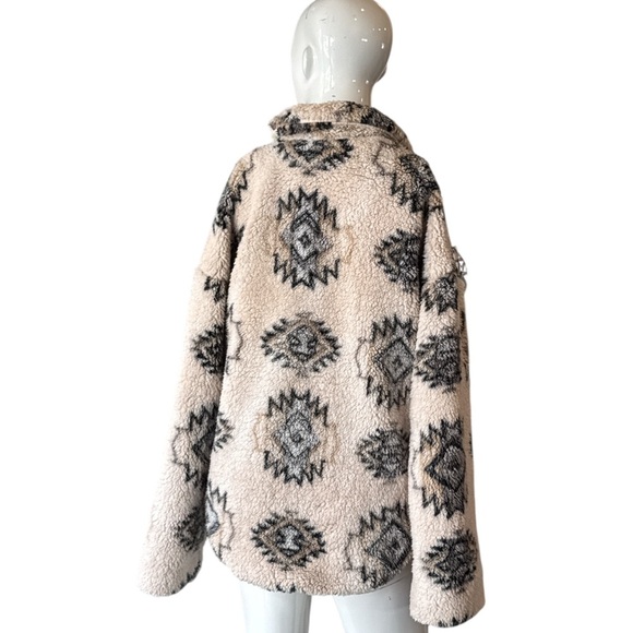 Thread & Supply Mojave Desert Aztec Ivory & Grey Sherpa Teddy Jacket Size M - Picture 15 of 15